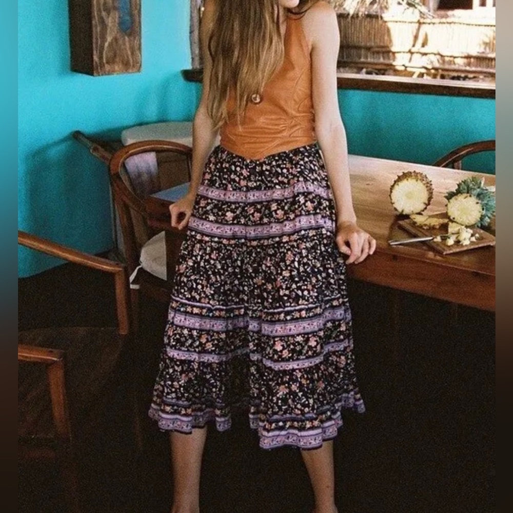 Arnhem Bloom Blouse and Midi Skirt Set in Nightshade floral black  medium Euc - Picture 2 of 11